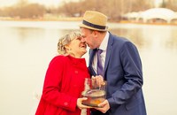 Фото золотой рыбки в банке