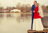 Жених и невеста у реки