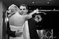 Фотосъемка в обнимку новобрачные