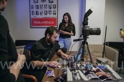 Рабочий процесс удаления зеленого фона хромакей на фон, который выбрал клиент