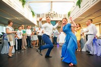 Молодые на балконе