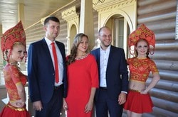 девушки хостес – сопровождение на день рождение на велкоме
