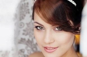 Свадебная прическа с обручем