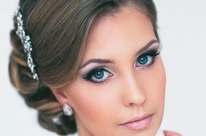 Стильное украшение для свадебной прически